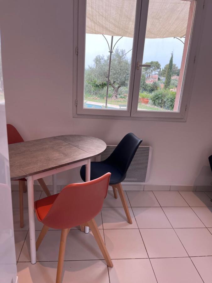 Hauteurs De Toulon : Charmant Studio Piscine Kültér fotó