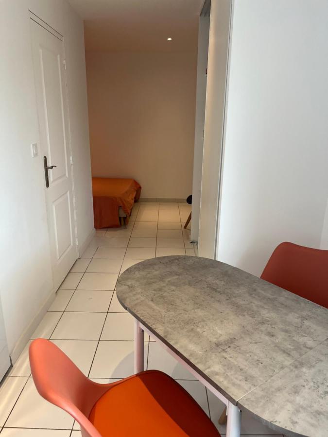 Hauteurs De Toulon : Charmant Studio Piscine Kültér fotó